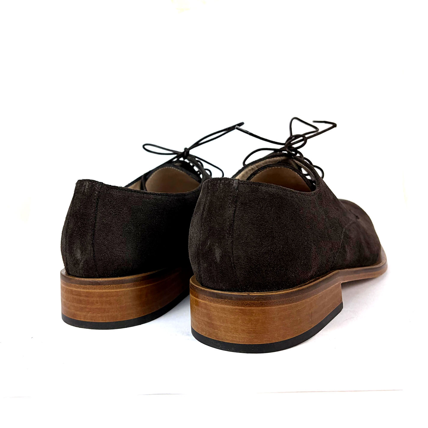 zapatos de hombre en piel nobuk marron